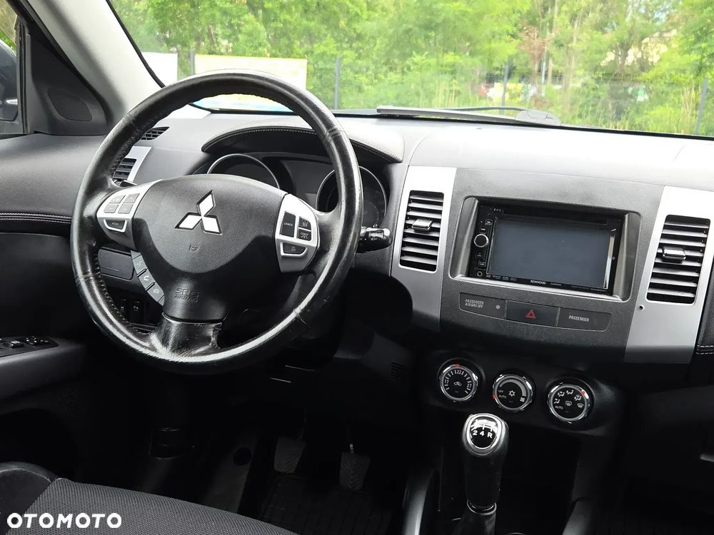 Mitsubishi Outlander 2.0 Intense 2WD - 18