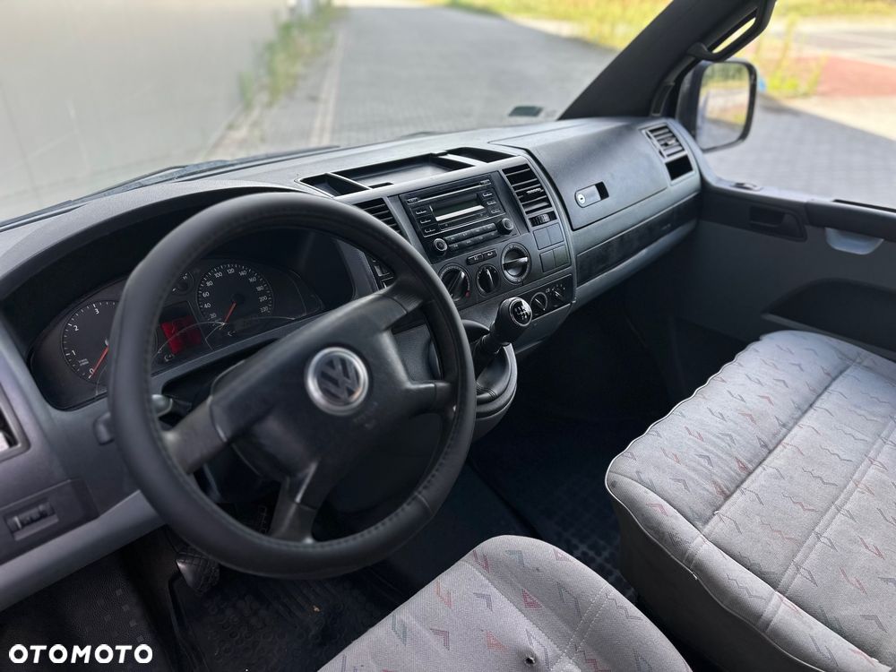 Volkswagen Caravelle - 5