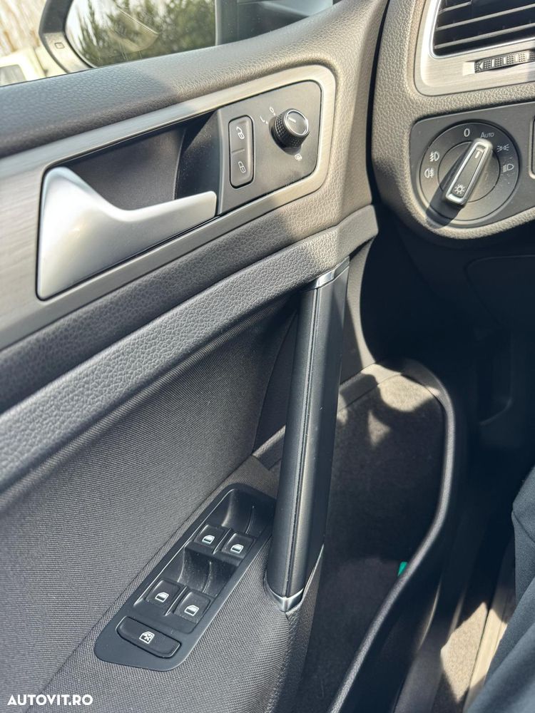 Volkswagen Golf 1.6 TDI DPF BMT DSG Comfortline - 12