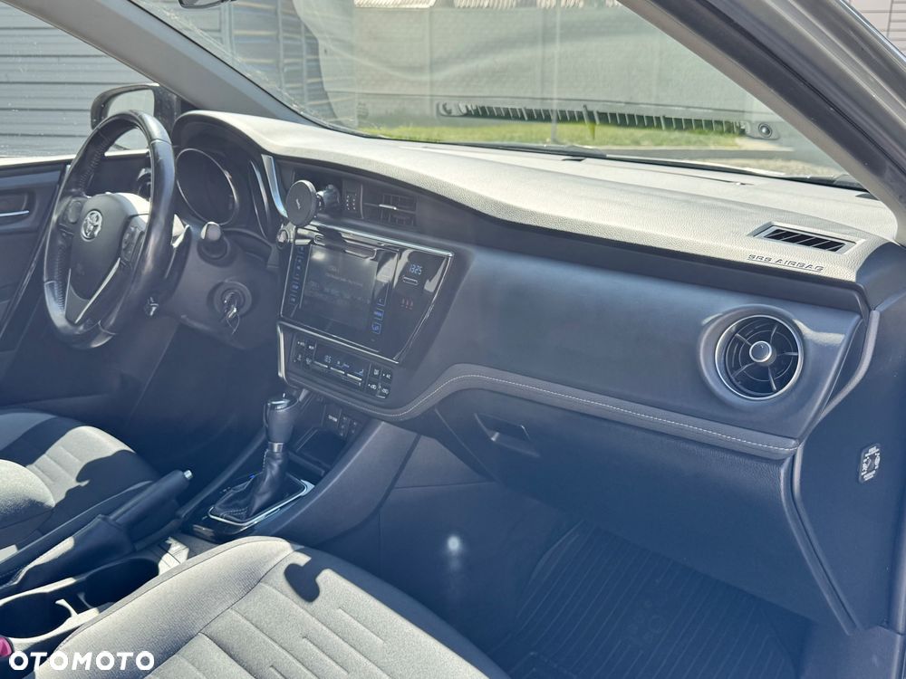 Toyota Auris 1.6 Premium MS - 32