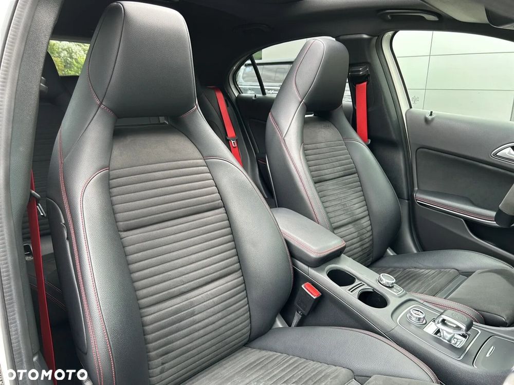 Mercedes-Benz Klasa A AMG 45 4-Matic - 17
