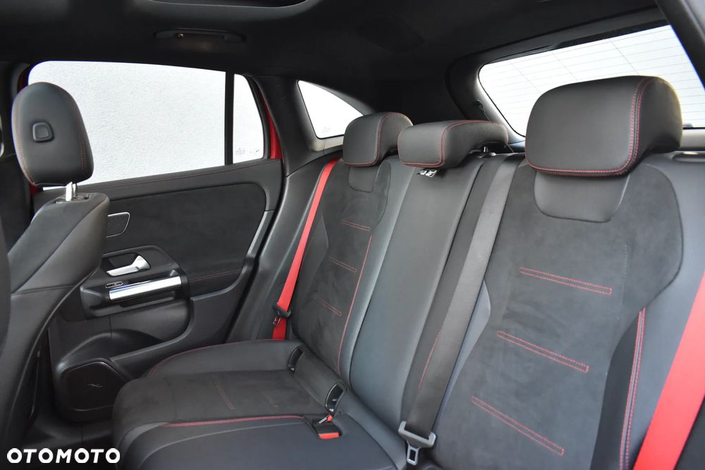 Mercedes-Benz GLA AMG 45 S 4Matic+ AMG Speedshift DCT 8G - 24