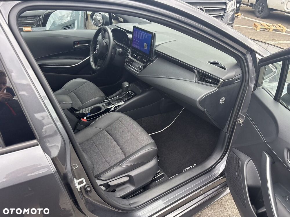 Toyota Corolla 2.0 Hybrid Style - 12