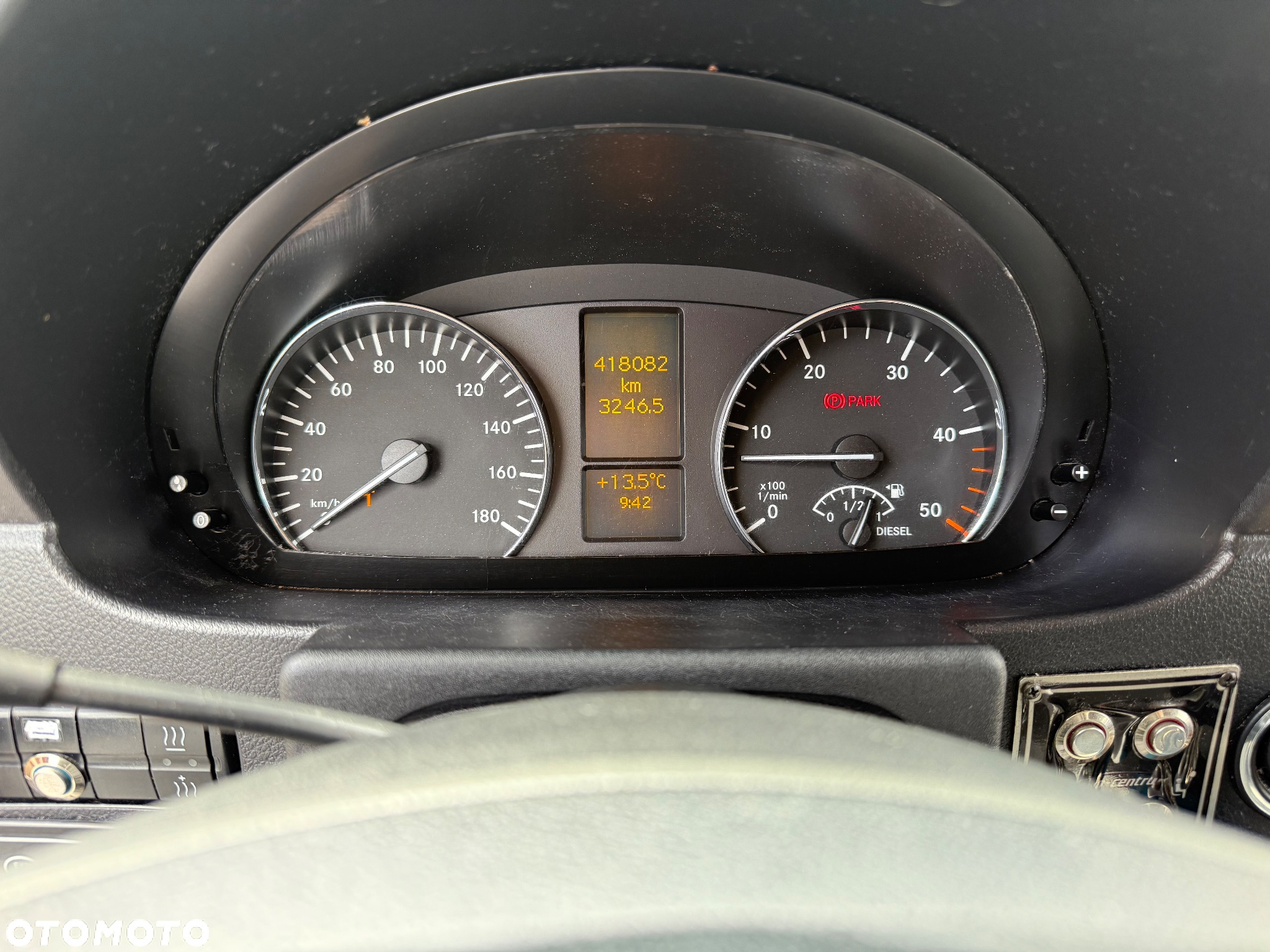 Mercedes-Benz Sprinter - 11