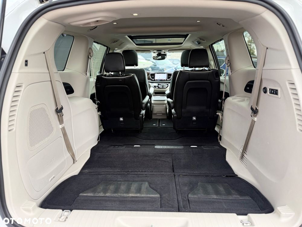 Chrysler Pacifica - 34