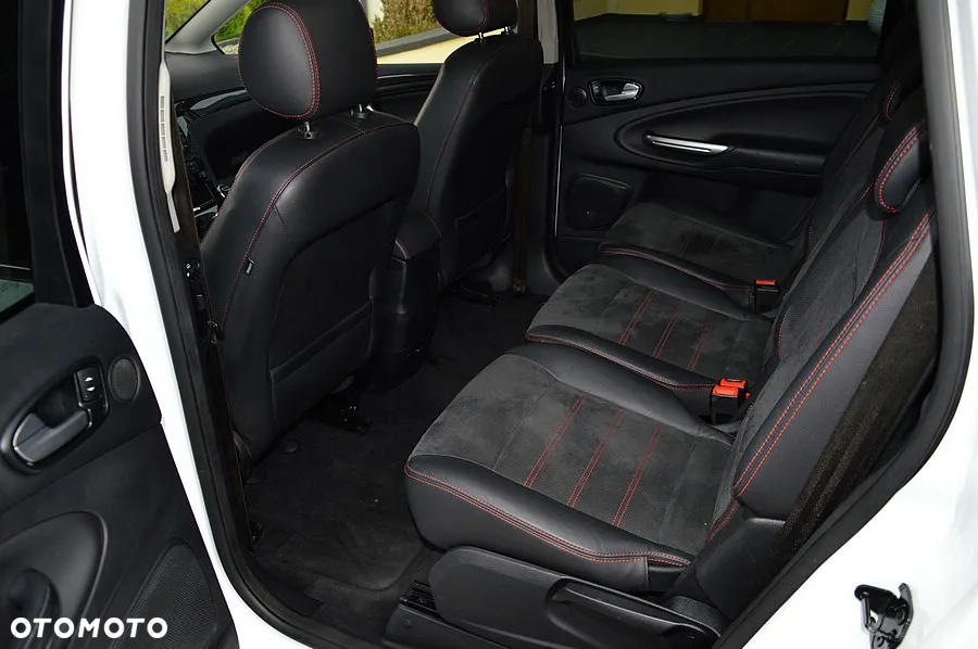 Ford S-Max - 24