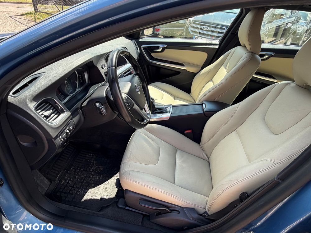 Volvo V60 D4 Drive-E Momentum - 6