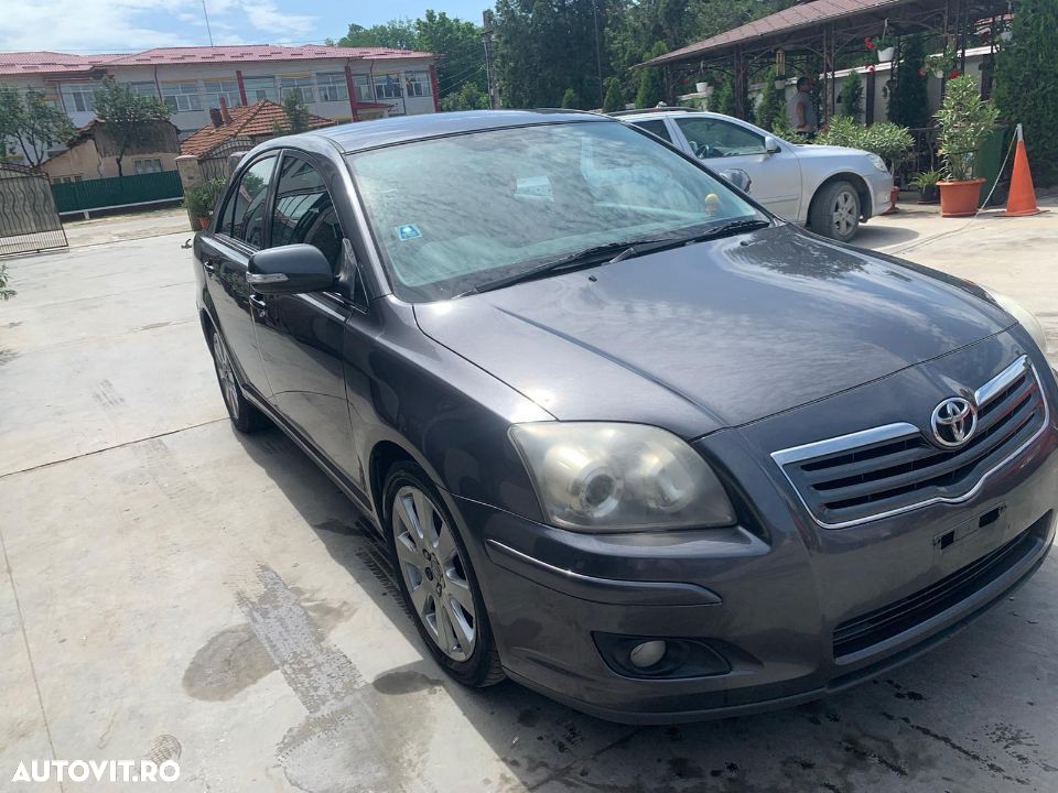 Dezmembram Toyota Avensis 2.0 d - 1