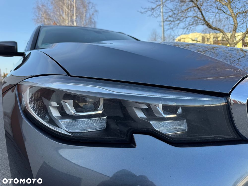 BMW Seria 3 320d Luxury Line - 13
