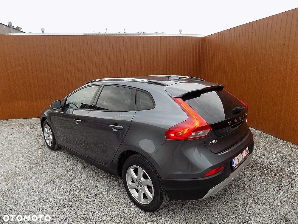 Volvo V40 Cross Country D2 Momentum - 3