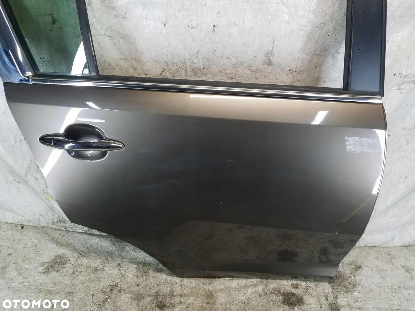 DRZWI TYŁ KIA SPORTAGE III KOD D5 - 10