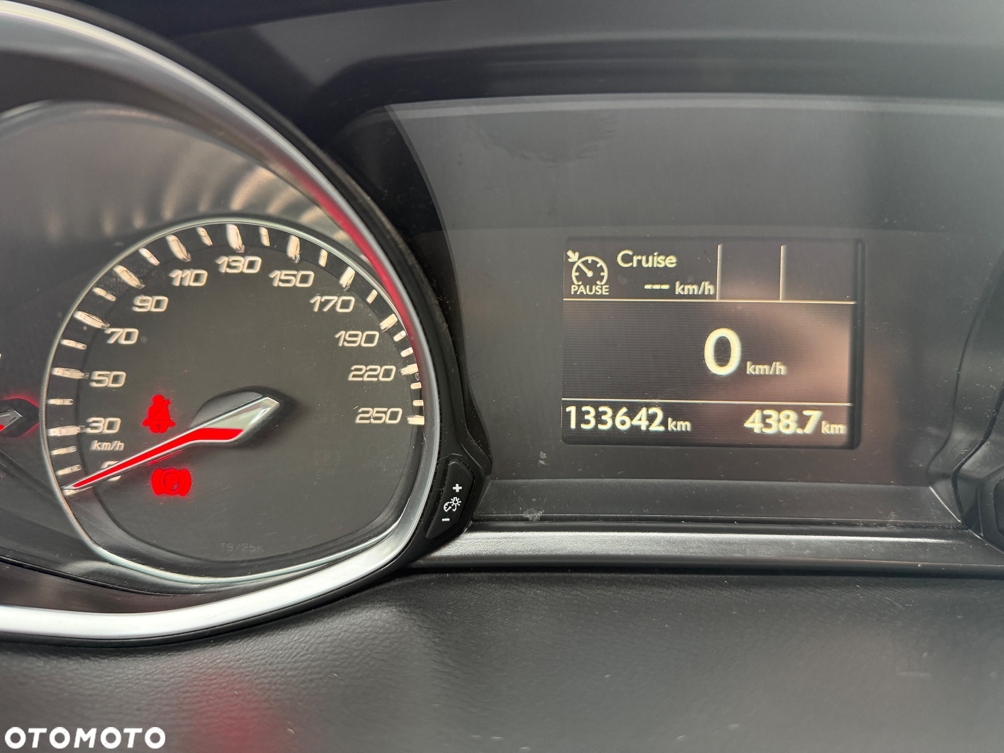 Peugeot 308 1.6 BlueHDi Allure S&S - 29