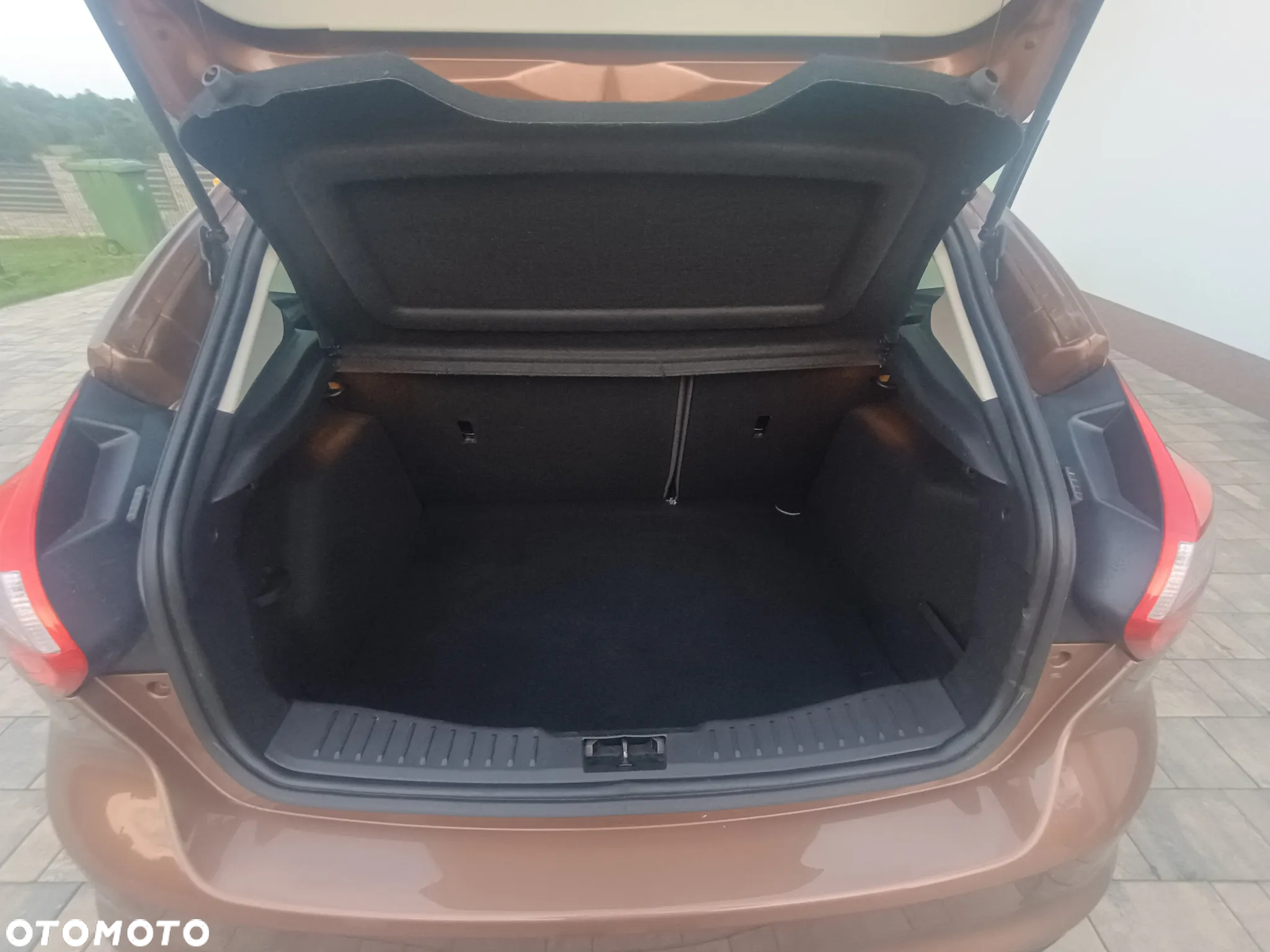 Ford Focus 1.6 EcoBoost Gold X (Trend) - 29