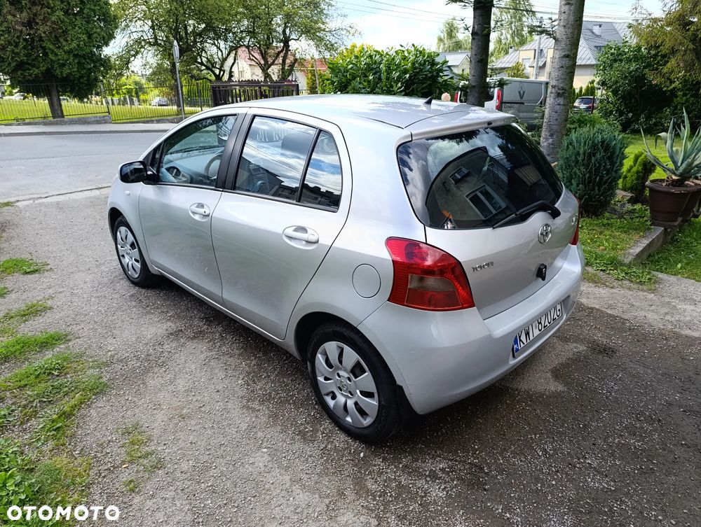 Toyota Yaris 1.3 Luna A/C - 3