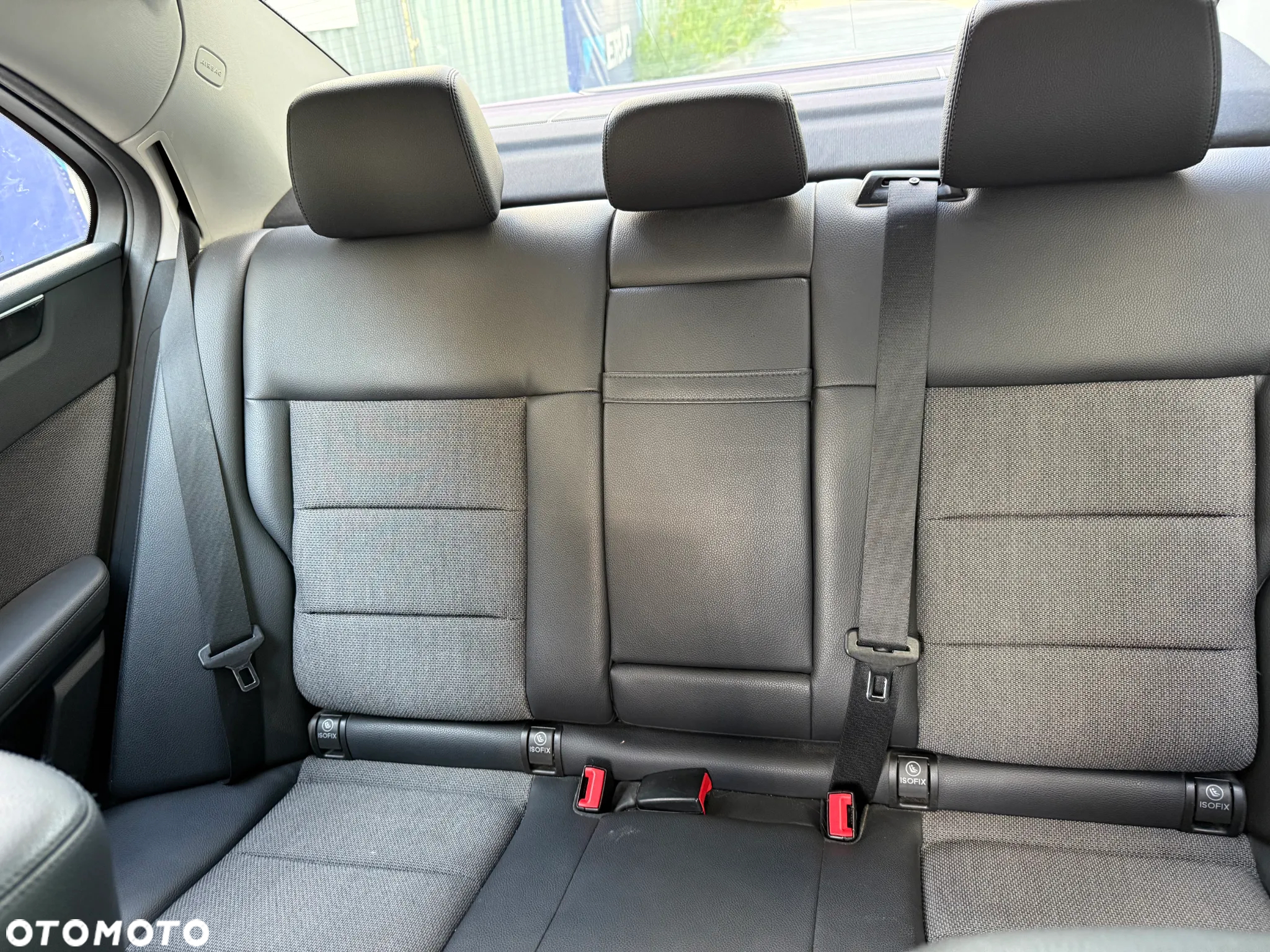 Mercedes-Benz Klasa E 200 CGI BlueEFFICIENCY Automatik Avantgarde - 27