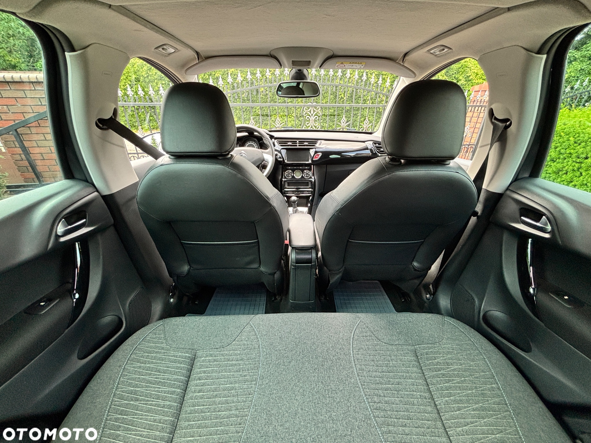Citroën C3 1.2 PureTech Exclusive - 25