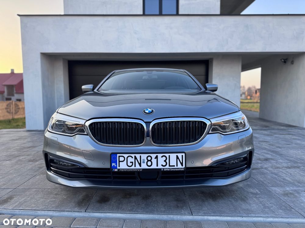 BMW Seria 5 530i GPF xDrive Sport Line sport - 7