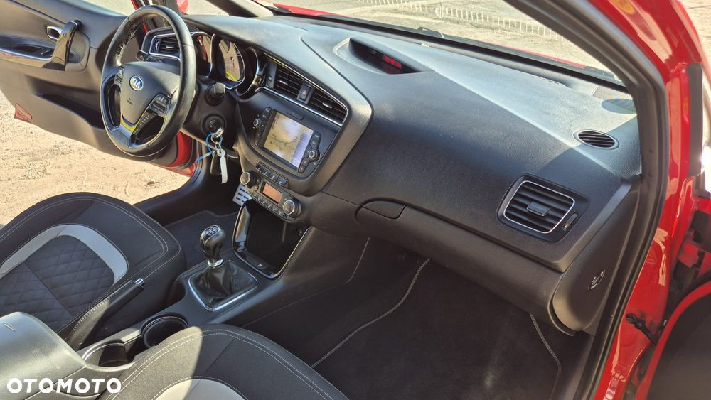 Kia Ceed 1.6 CRDi 136 ISG GT Line - 23