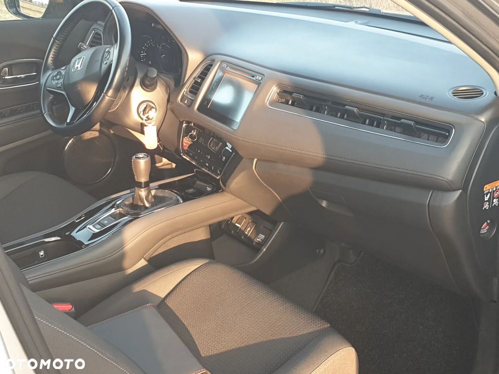 Honda HR-V 1.5 i-VTEC Executive - 26