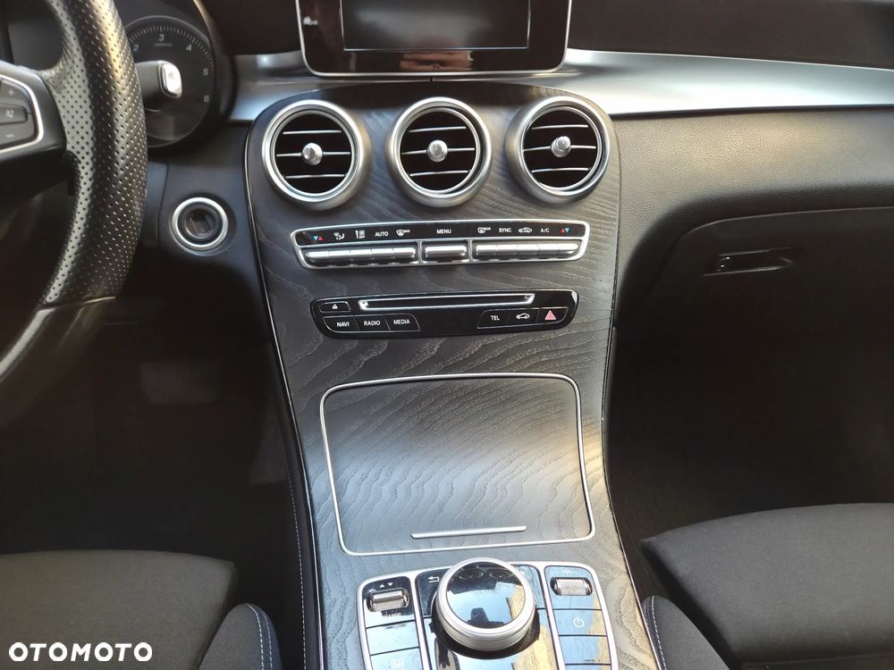 Mercedes-Benz GLC - 34