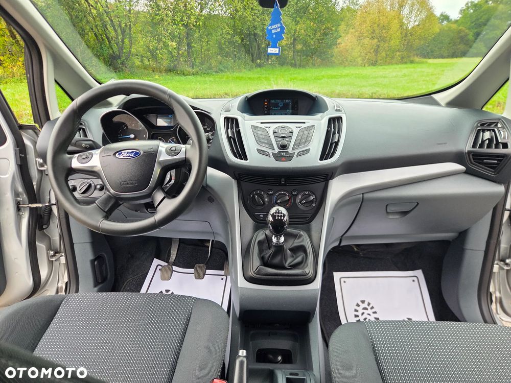 Ford Grand C-MAX - 17