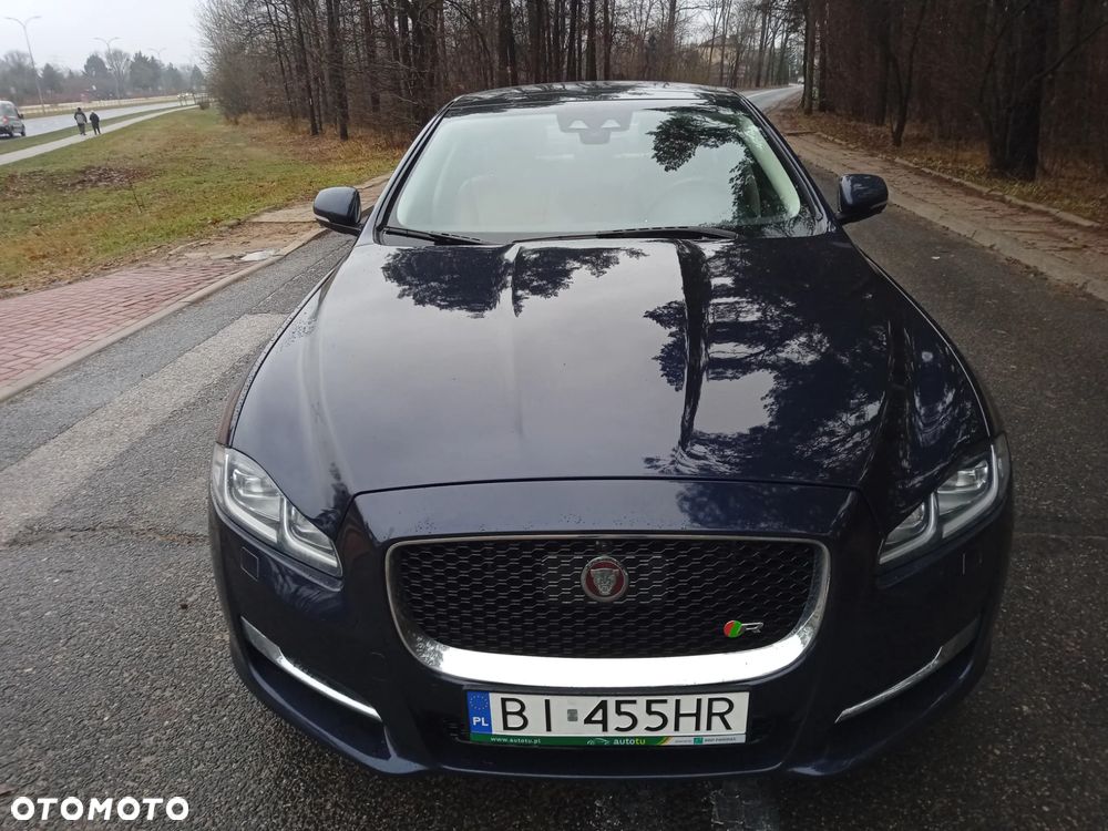 Jaguar XJ 3.0 T AWD R-Sport - 3
