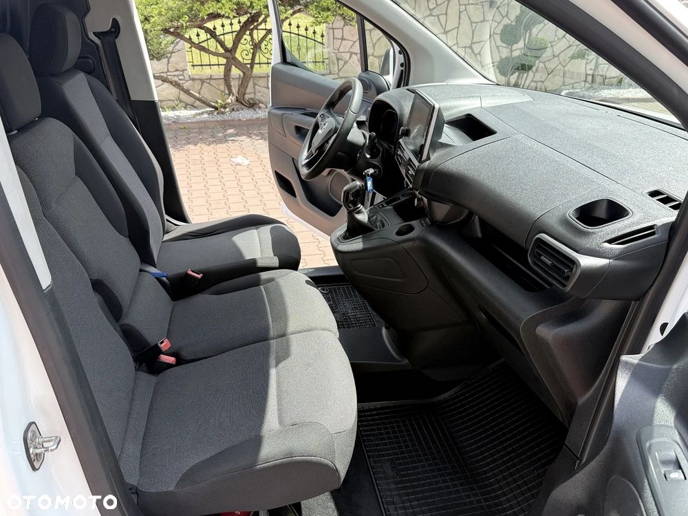 Opel COMBO LONG XL 3 OSOBY *NOWY SILNIK* ŁADOWNOŚC 852 KG HAK 1000KG SERWISOWANY F VAT 23% BOCZNE DZWI TEMPOMAT - 23