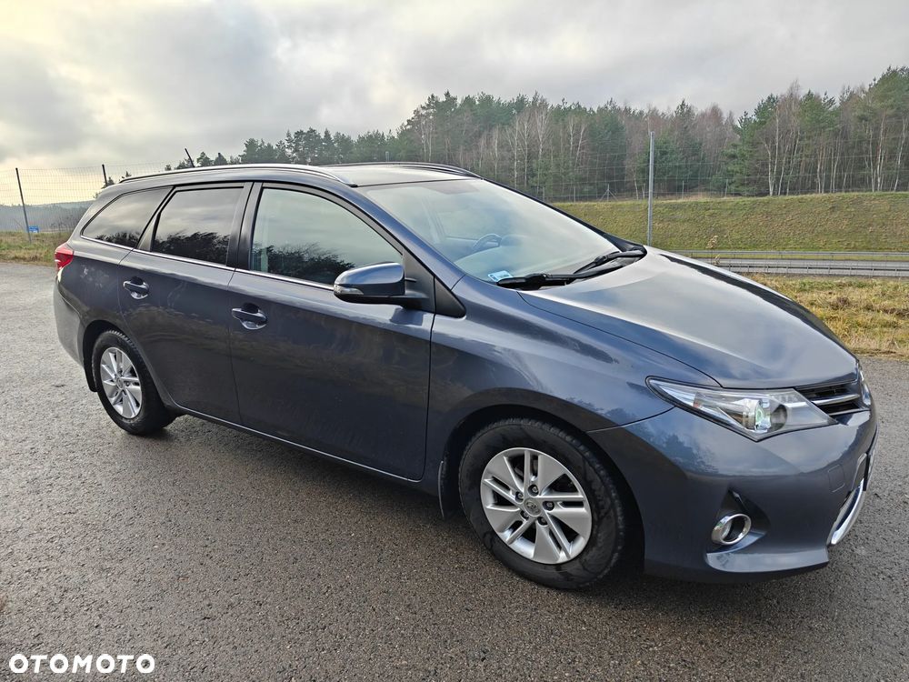 Toyota Auris 1.4 D-4D Premium Comfort - 6