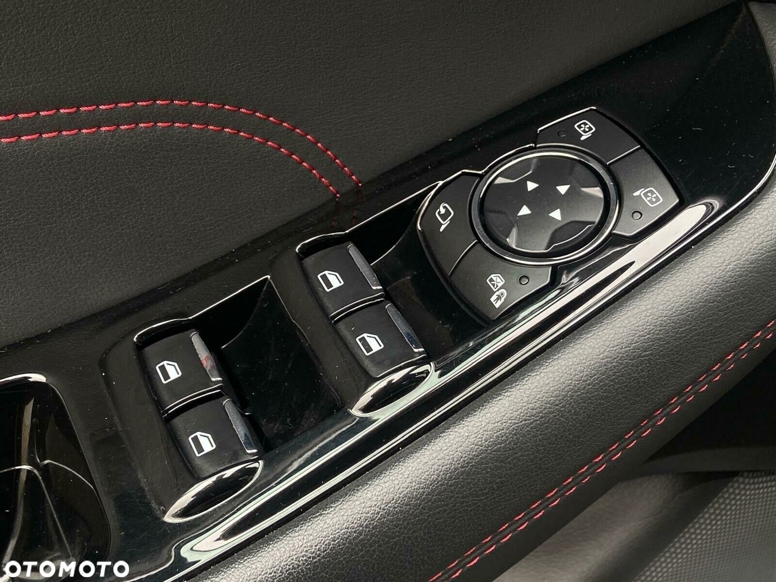 Ford S-Max - 32