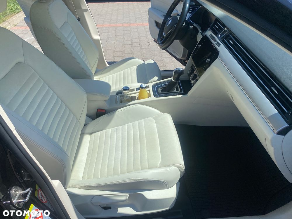 Volkswagen Passat 2.0 TDI (BlueMotion Technology) DSG Highline - 28