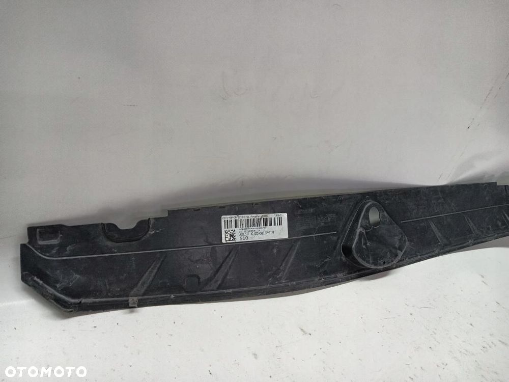 NAKŁADKA GÓRNEGO PASA AUDI Q2 81A807081 - 5