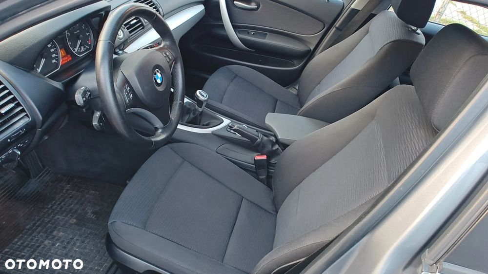 BMW Seria 1 - 25