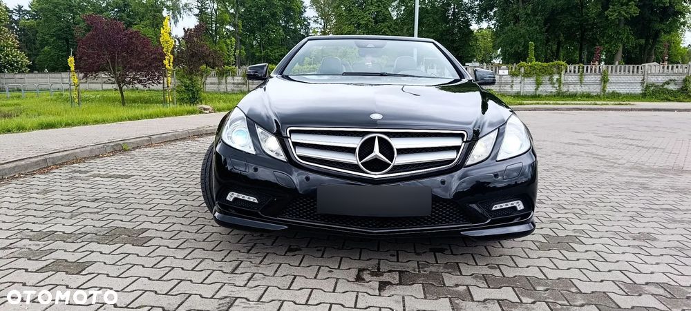 Mercedes-Benz Klasa E 300 BlueEFFICIENCY 7G-TRONIC Elegance - 2