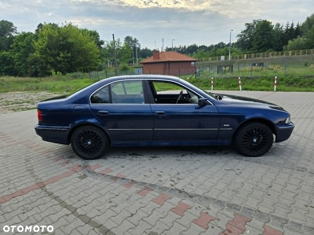 BMW Seria 5 520i - 6