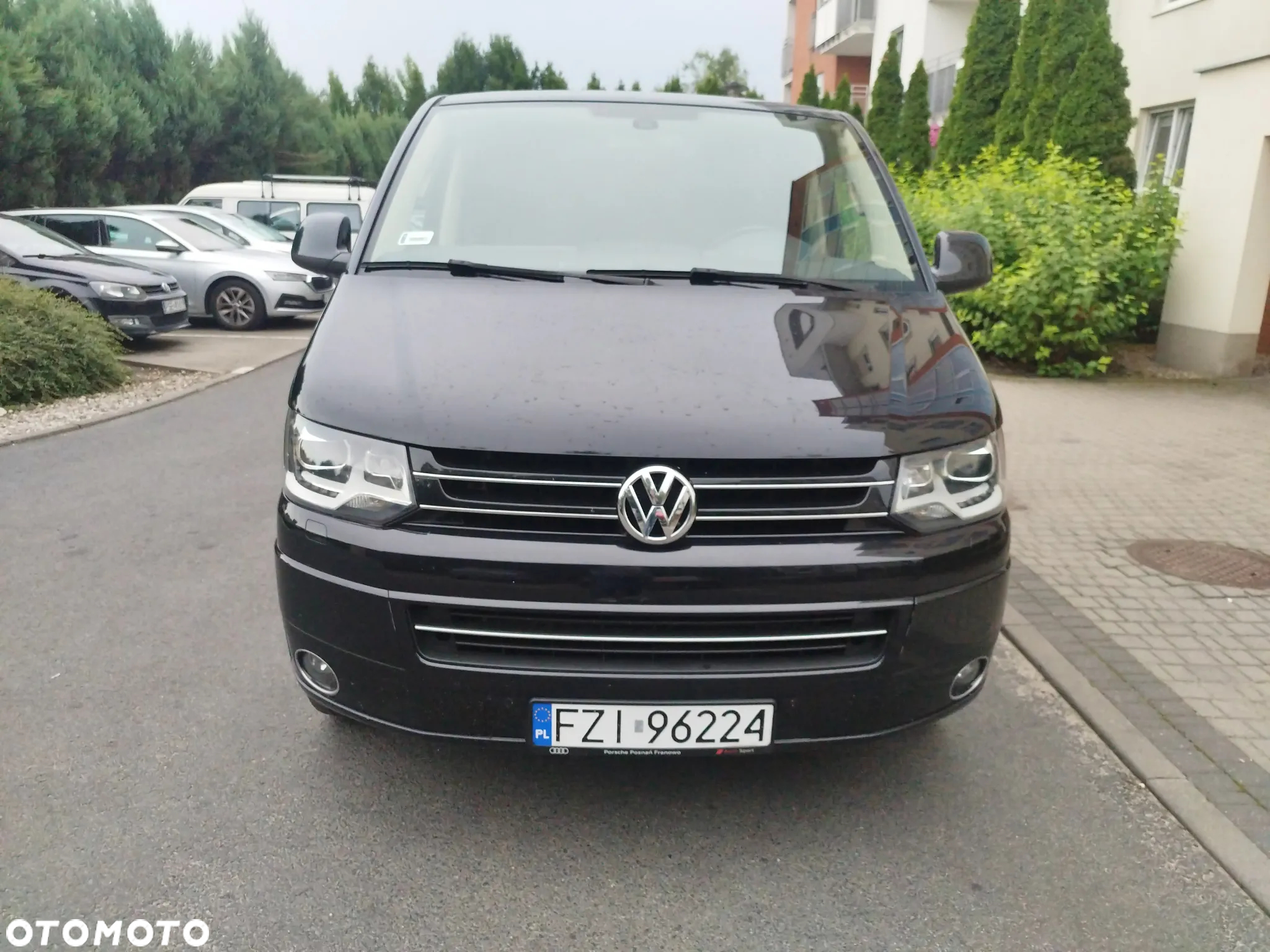 Volkswagen Multivan - 8