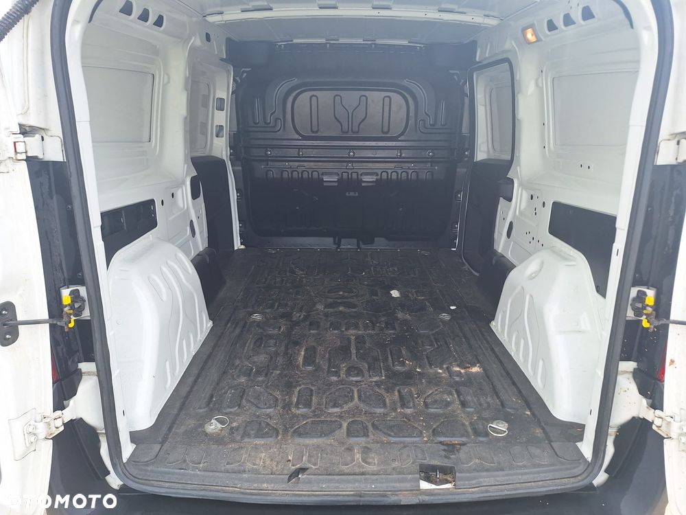Fiat Doblo Maxi diesel 1,6 105KM blaszak 3 osobowy Krajowy FV23% - 16