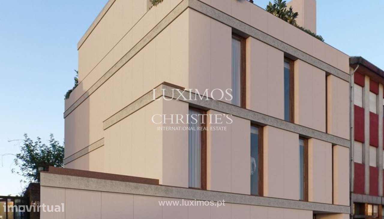 Apartamento T4 Duplex com varanda e terraços, para venda, no Porto - Grande imagem: 2/16