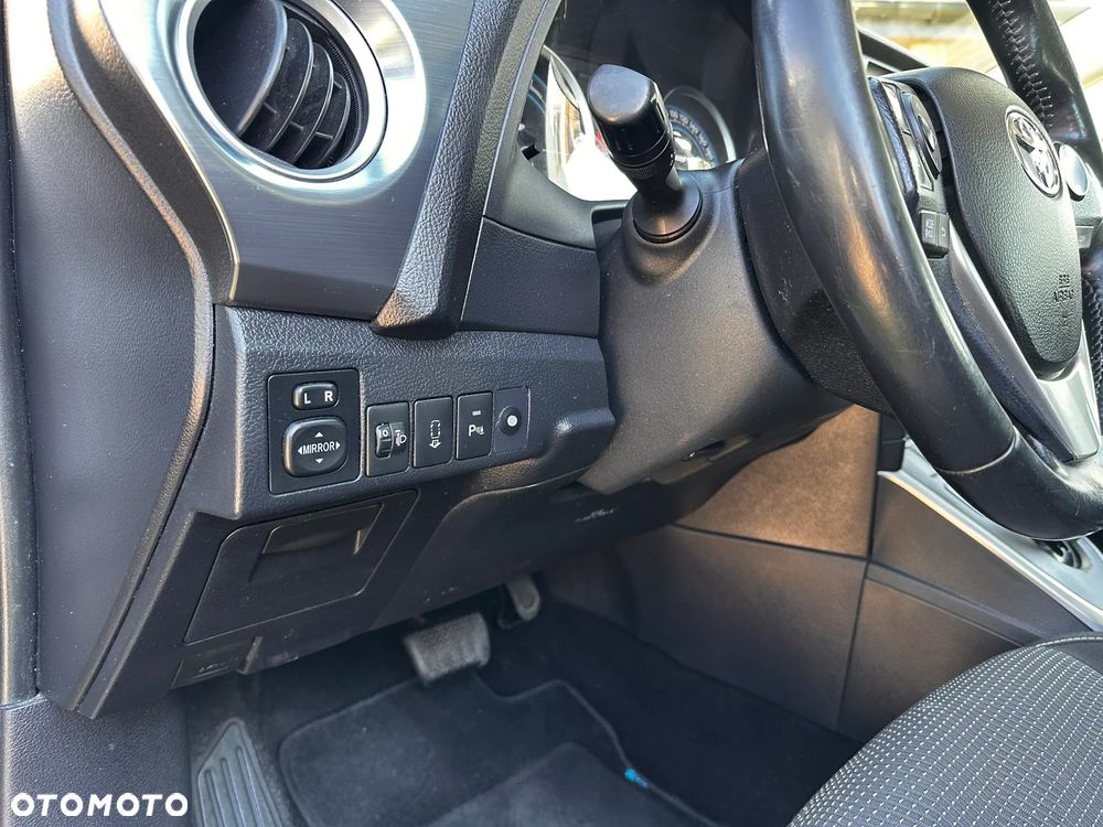 Toyota Auris - 19