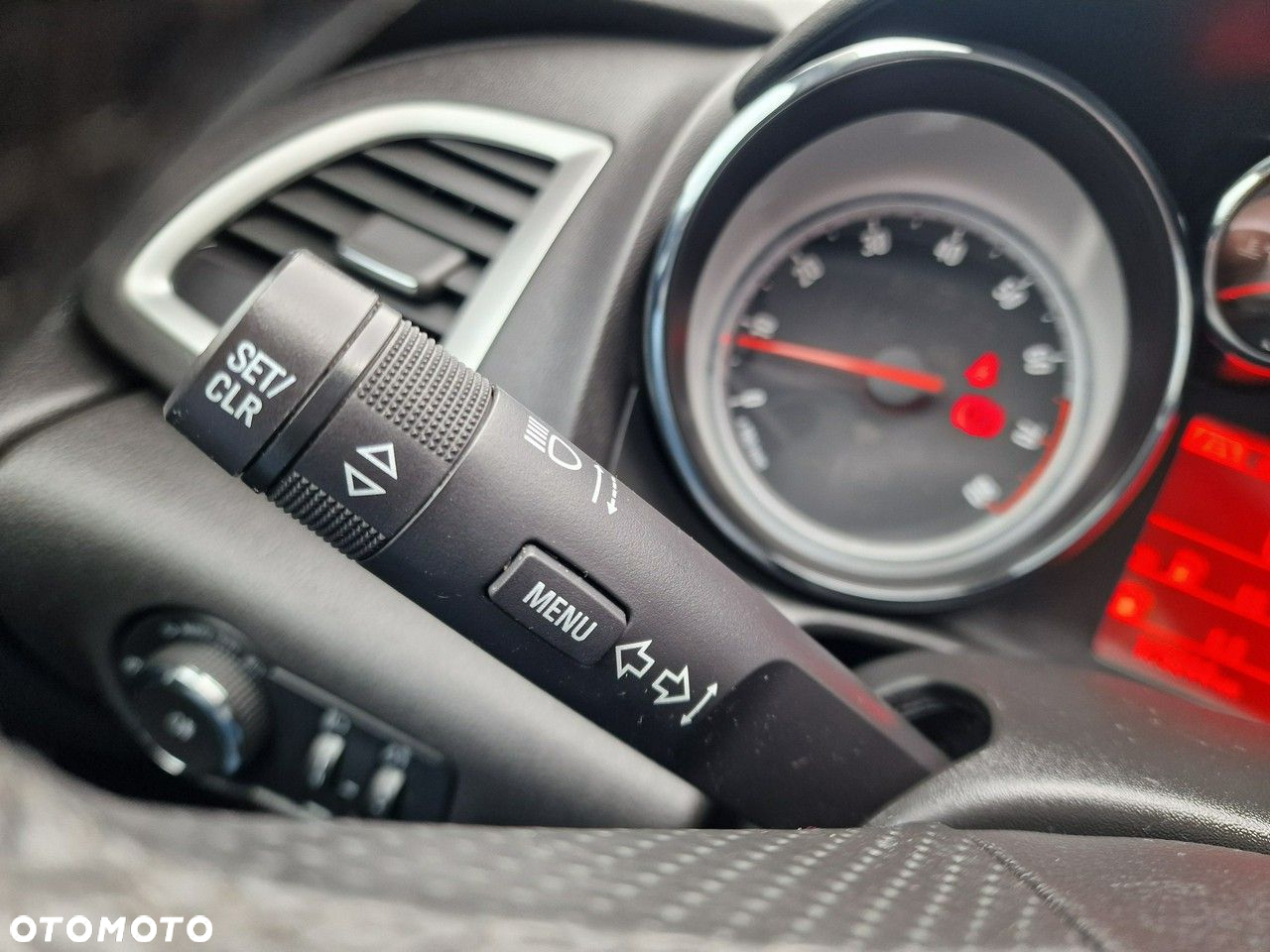 Opel Astra GTC 1.4 Turbo - 33