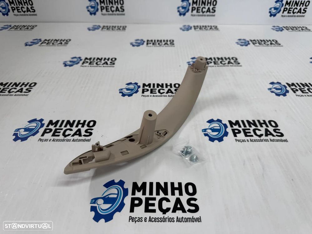 Puxador Traseiro Direito BMW Série 3 (F30 F31) Oyster - 1