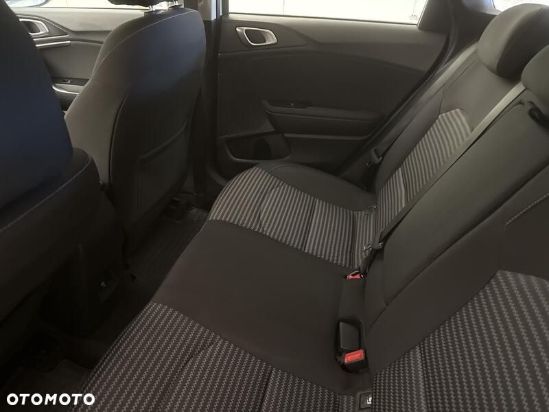 Kia Ceed 1.5 T-GDI M - 20