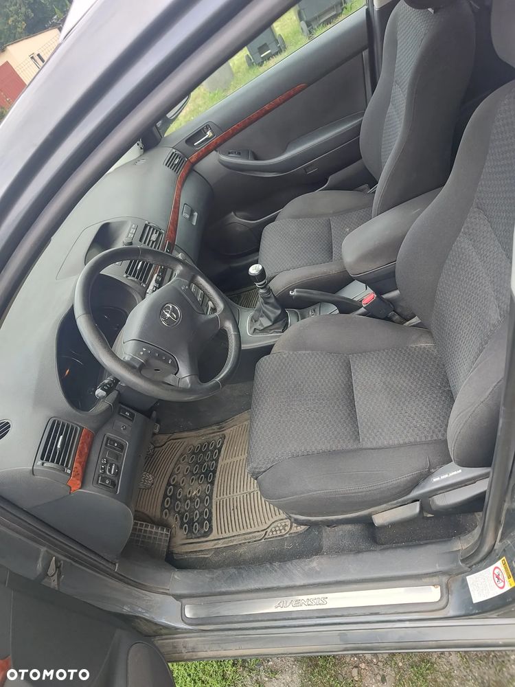Toyota Avensis - 6