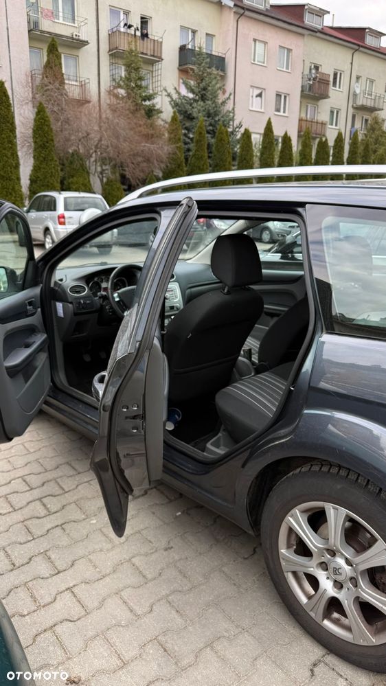 Ford Focus 1.6 16V Viva I - 10