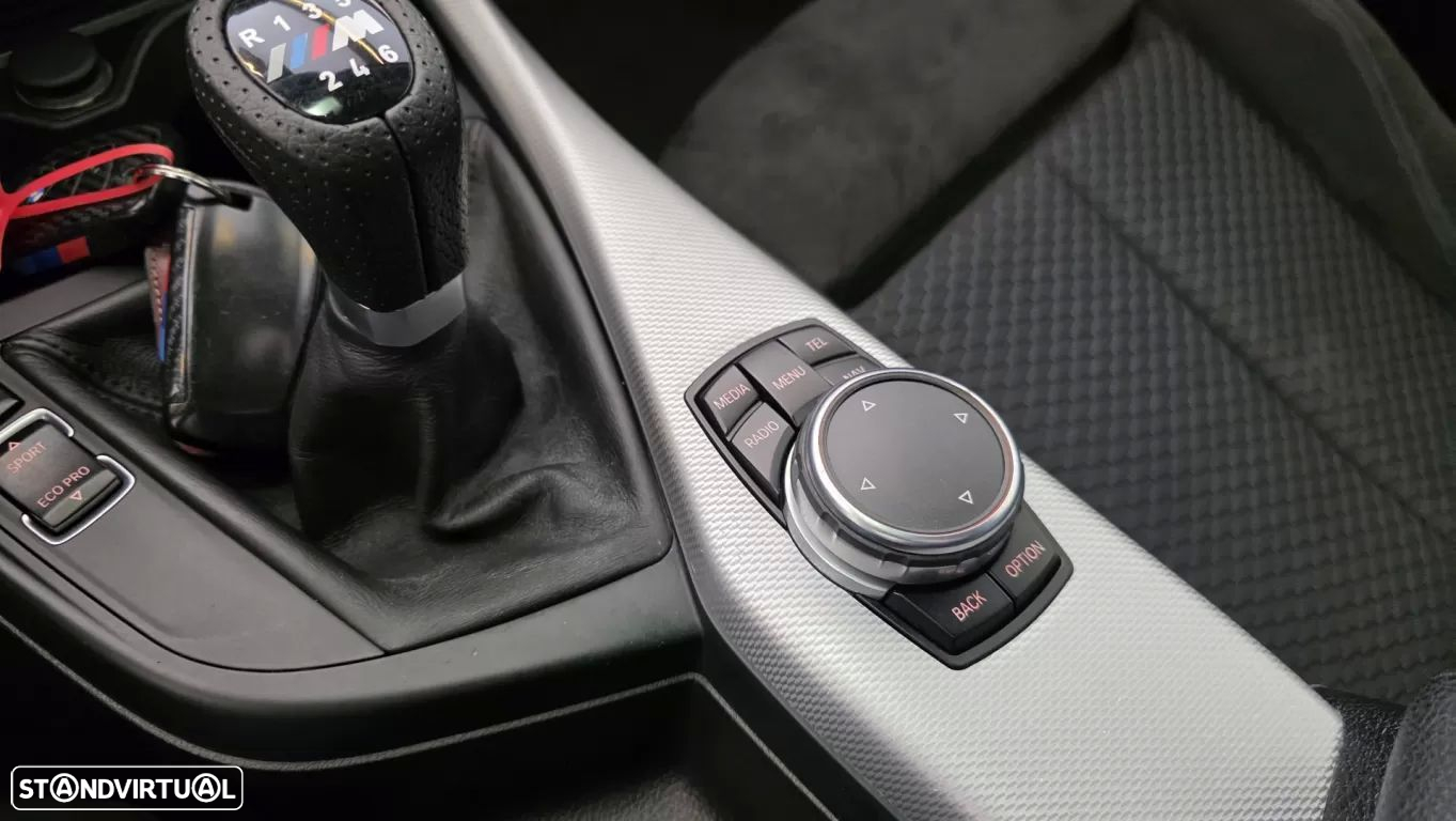 BMW 118 d Pack M - 43