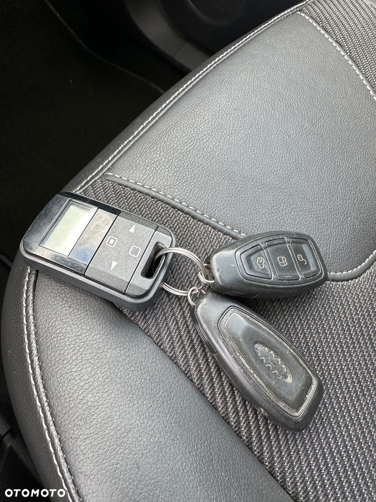 Ford Kuga 2.0 TDCi 4WD Titanium Plus - 25