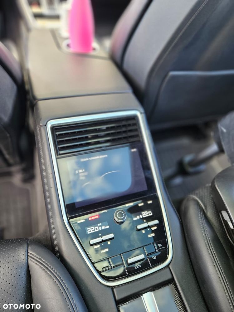 Porsche Panamera 4S - 16