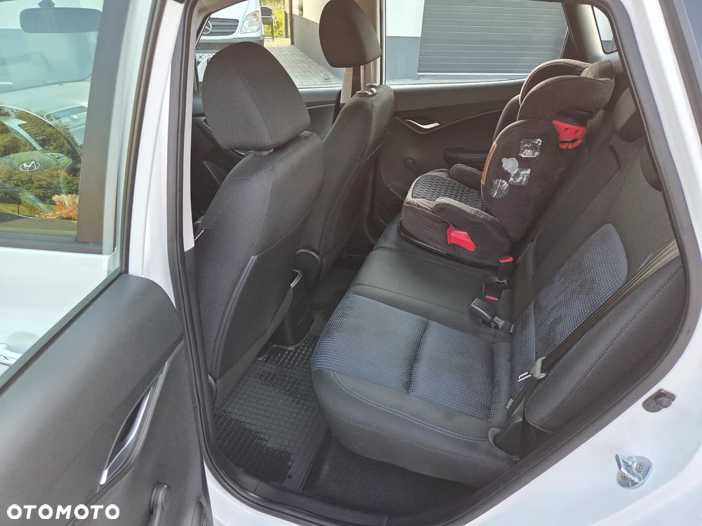 Hyundai ix20 - 15