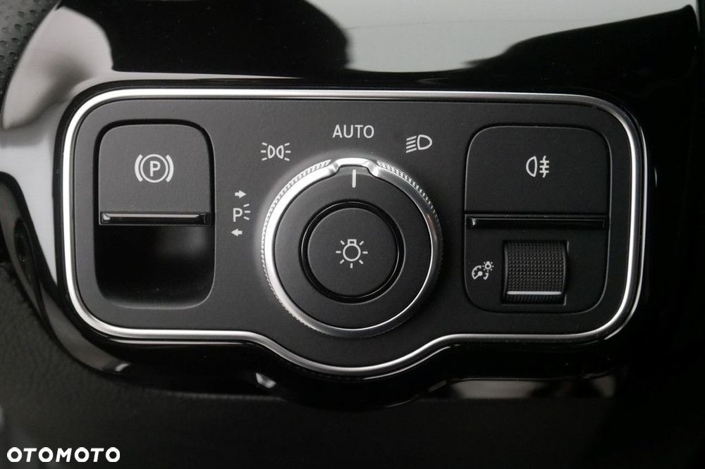 Mercedes-Benz CLA - 28
