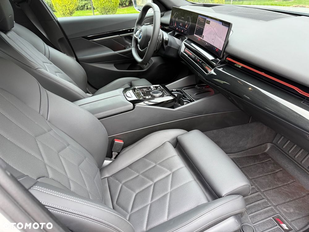 BMW Seria 5 530i xDrive - 8