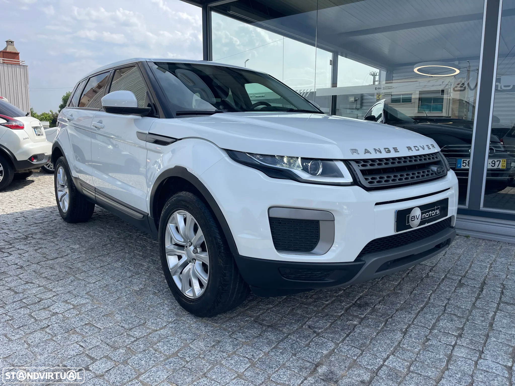 Land Rover Range Rover Evoque 2.0 eD4 SE Dynamic - 2